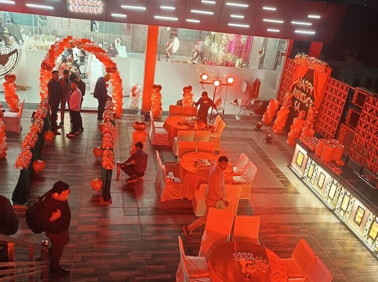 هتل The White Seasons