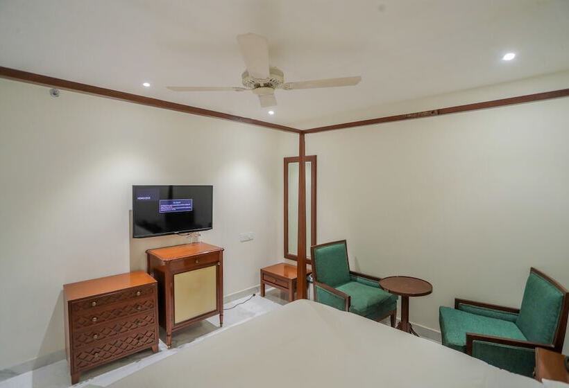 هتل The White Seasons