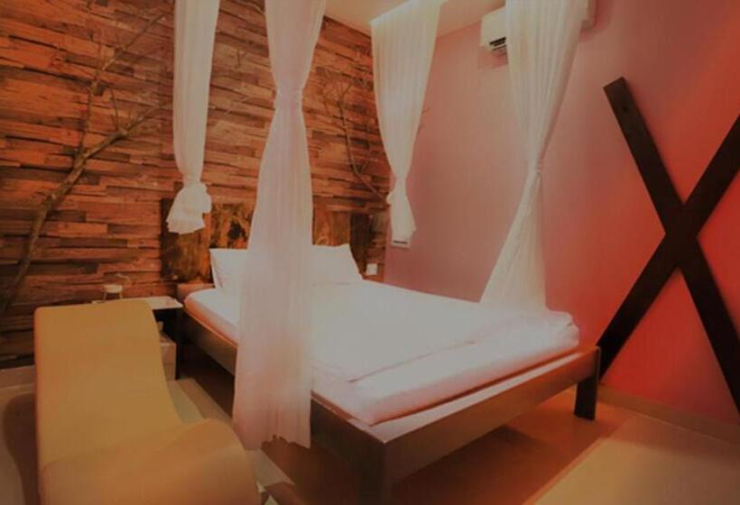 Loove Hotel   Khách Sạn Tình Yêu