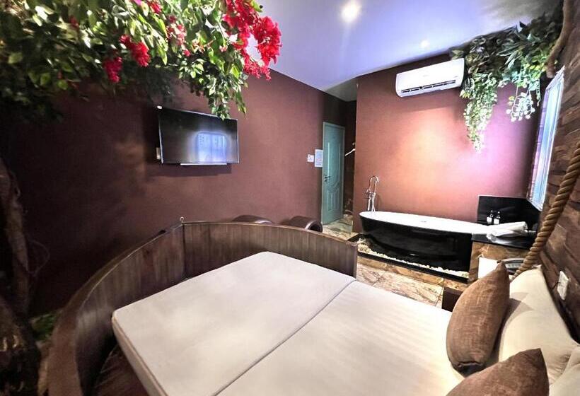 Loove Hotel   Khách Sạn Tình Yêu