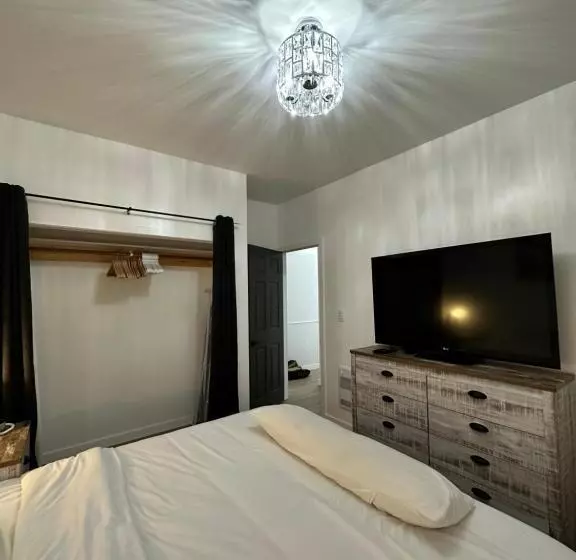 ペンション Charming 2bd/1ba Home With Modern Amenities