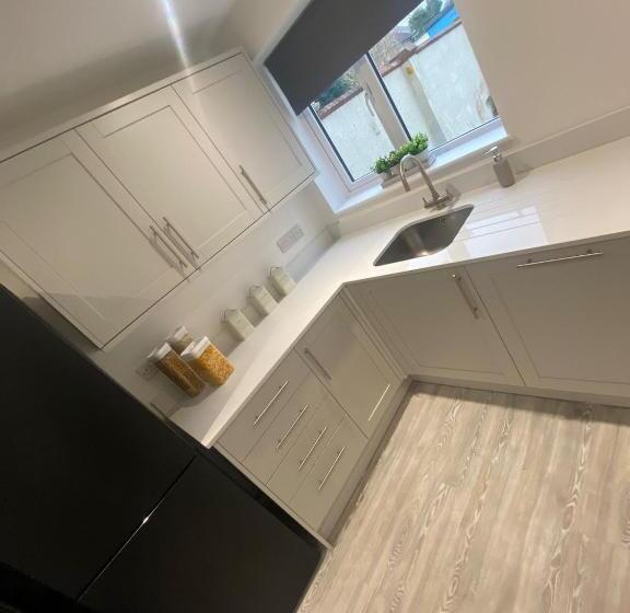 פנסיון Erin Guest House