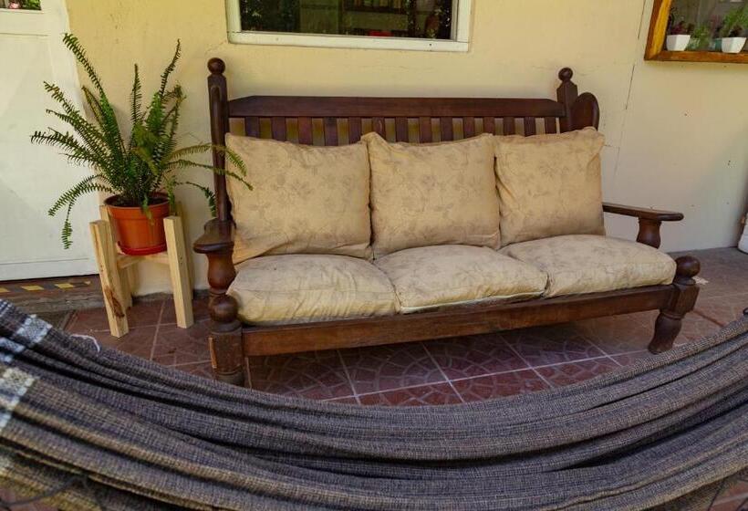 پانسیون Hostel Cosmo