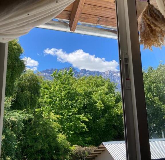 پانسیون Hostel Cosmo