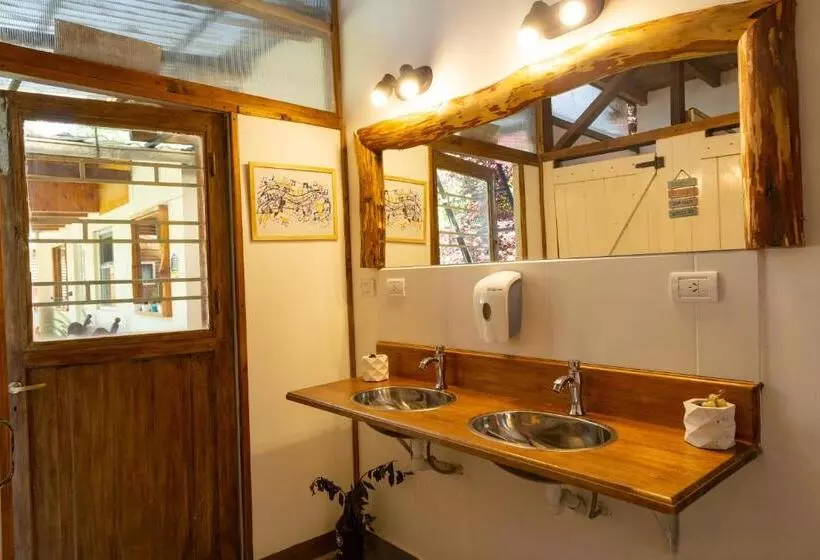 Majatalo Hostel Cosmo