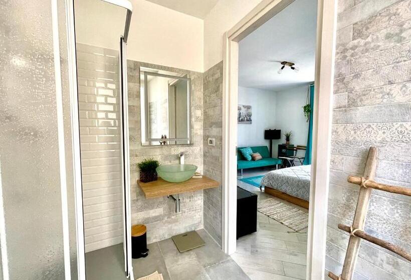 بنسيون La Monstera Rooms