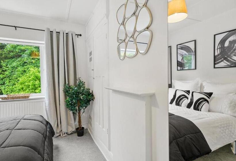 بنسيون Wembley Hububb Stay