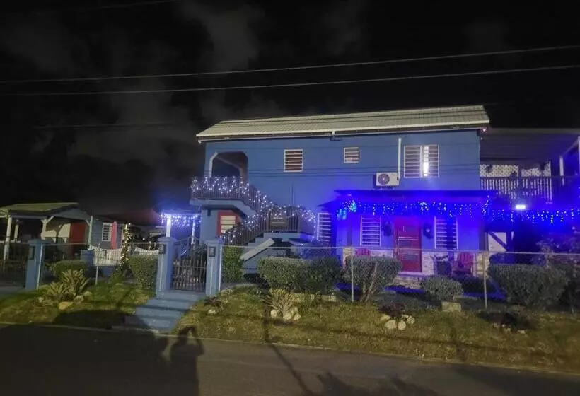 Silverbuttons Apartments & Eats