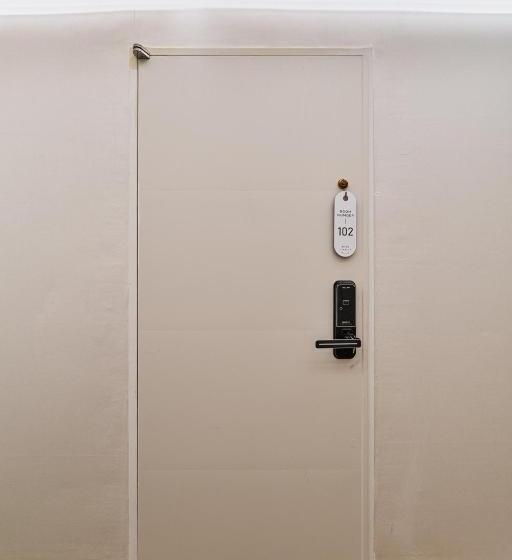 هاستل Life In Insa