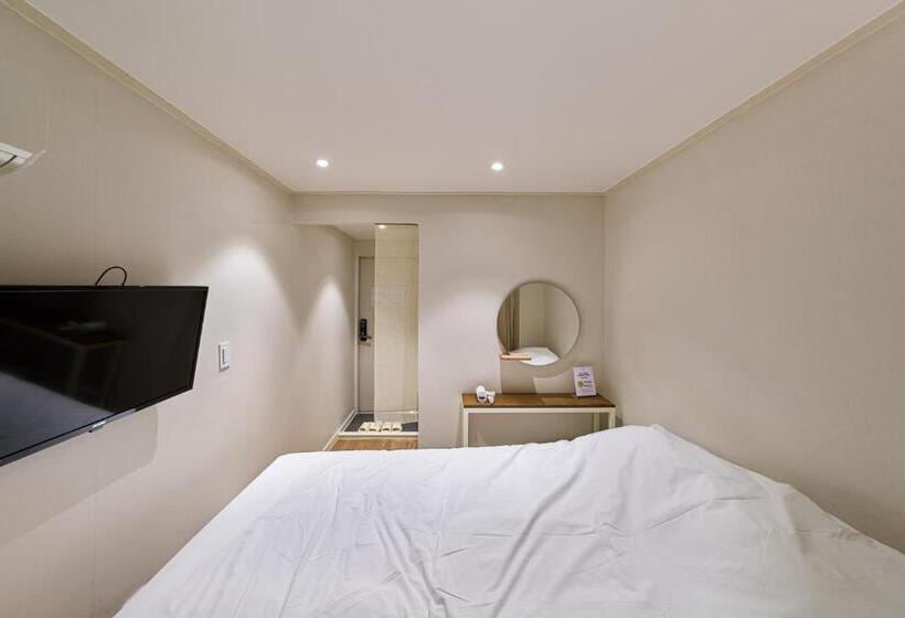 هاستل Life In Insa