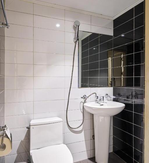 هاستل Life In Insa