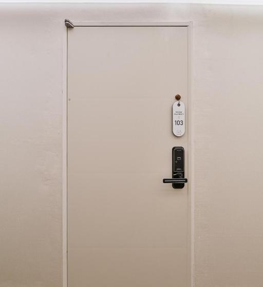 هاستل Life In Insa