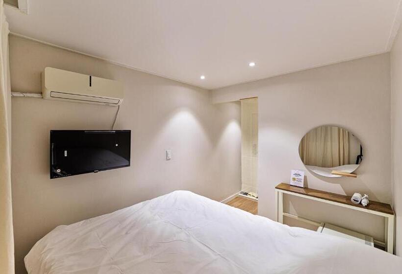 هاستل Life In Insa