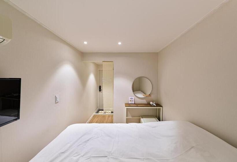 هاستل Life In Insa