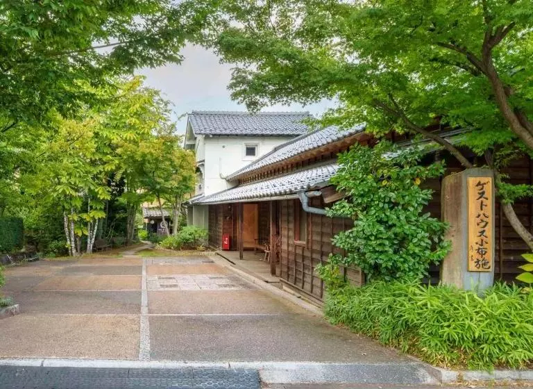 Aamiaismajoitus (B&B) ゲストハウス小布施