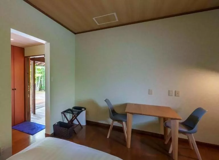 Aamiaismajoitus (B&B) ゲストハウス小布施