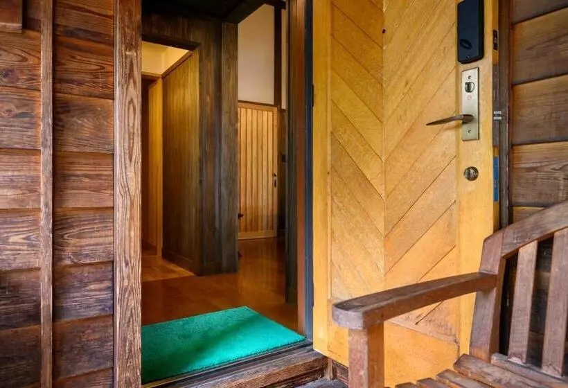 Aamiaismajoitus (B&B) ゲストハウス小布施