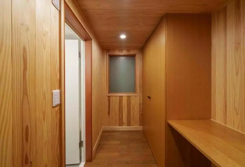 Aamiaismajoitus (B&B) ゲストハウス小布施