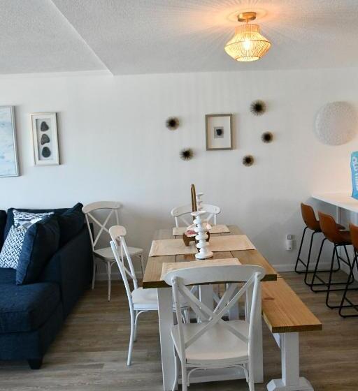 Breathtaking Views Beach Condo   Sleeps 8!