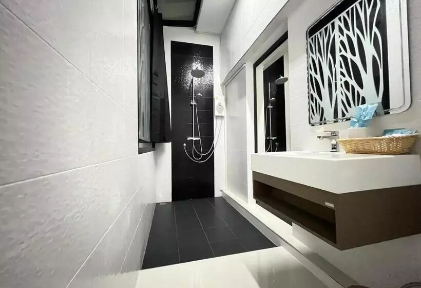 Dm Hotel & Cafe