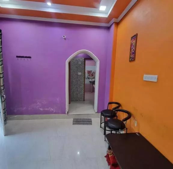 ホテル Aastha And Restaurant