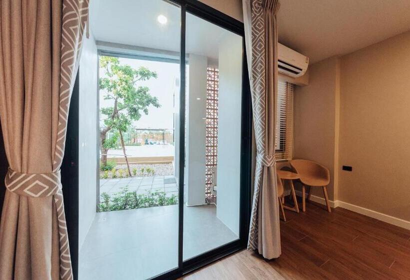 酒店 Phu Sakon Ville