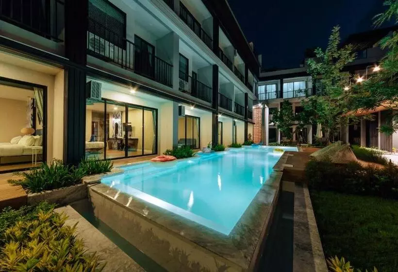 Hotelli Phu Sakon Ville