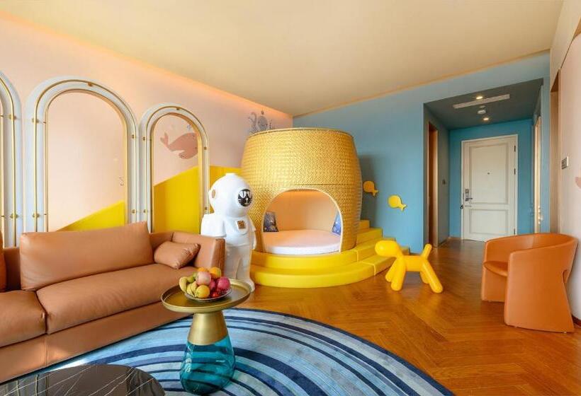 Otel Tsingtao Time Resport