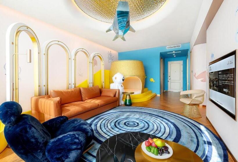 Otel Tsingtao Time Resport