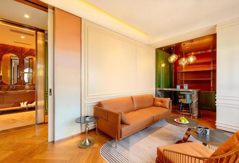 Otel Tsingtao Time Resport