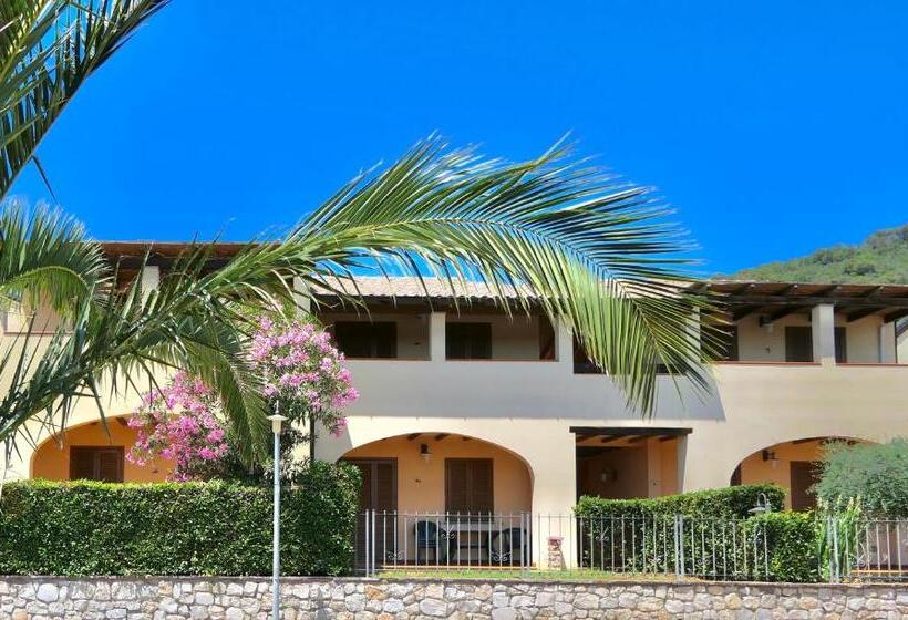 Isa Apartments 5 Beds, First Floor With Private Outdoor Area, In Residence With Swimming Pool