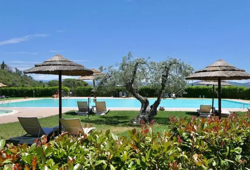 Isa Apartments 5 Beds, First Floor With Private Outdoor Area, In Residence With Swimming Pool