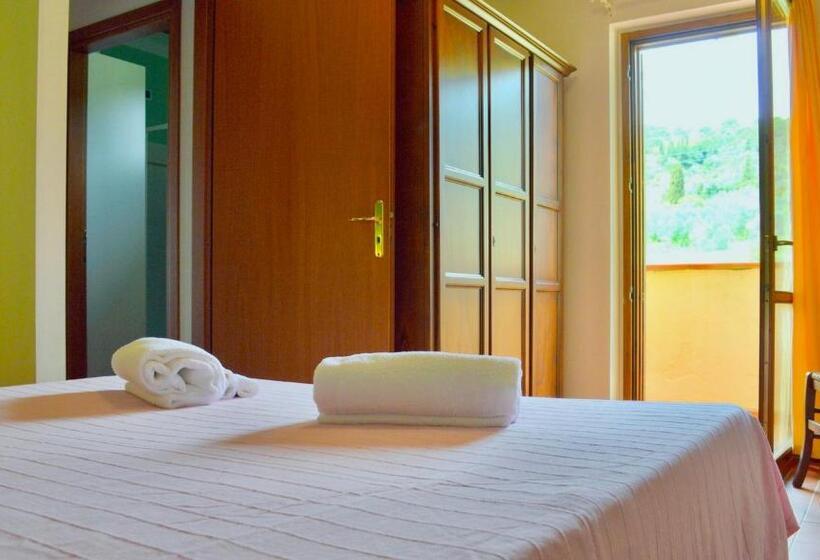 Isa Apartments 5 Beds, First Floor With Private Outdoor Area, In Residence With Swimming Pool