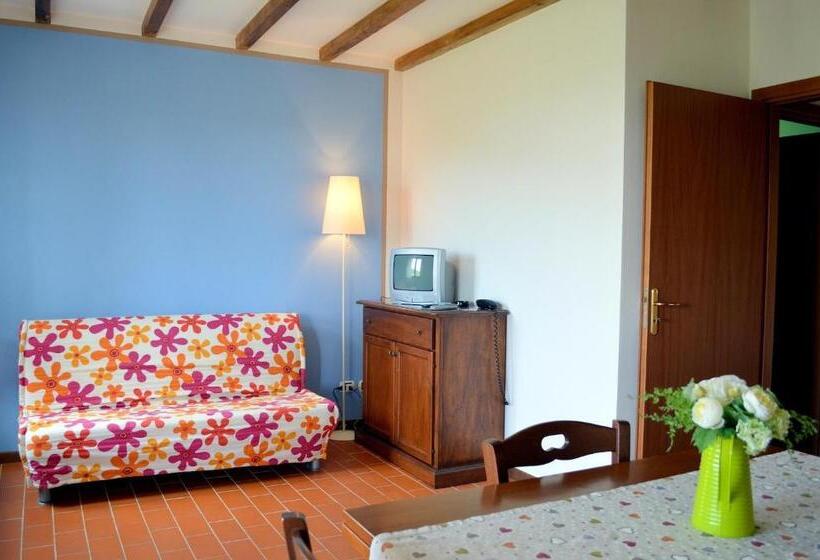 Isa Apartments 5 Beds, First Floor With Private Outdoor Area, In Residence With Swimming Pool