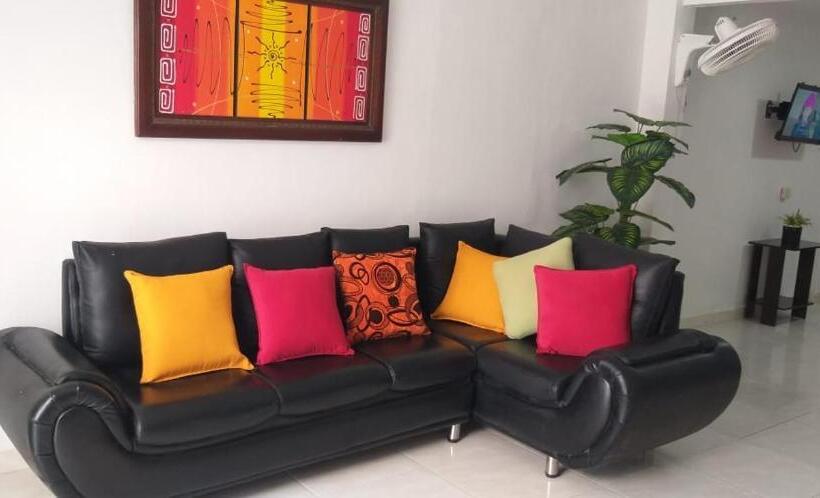 펜션 Hostal Girasoles Tolu