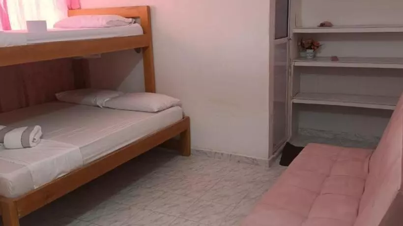 ペンション Hostal Girasoles Tolu