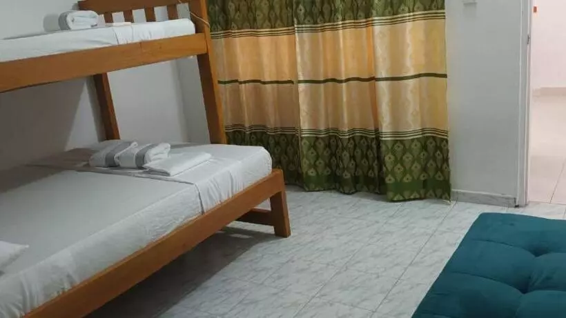 ペンション Hostal Girasoles Tolu