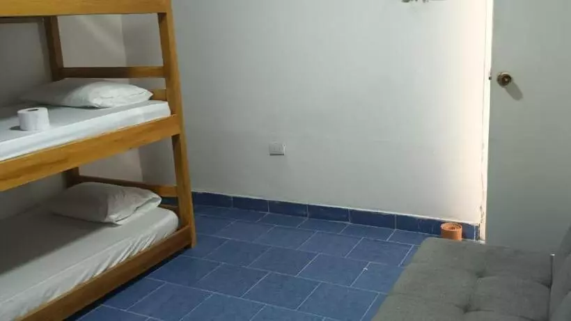 ペンション Hostal Girasoles Tolu