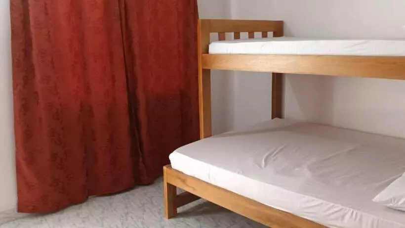 ペンション Hostal Girasoles Tolu