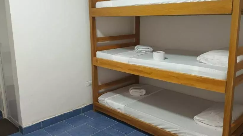 ペンション Hostal Girasoles Tolu