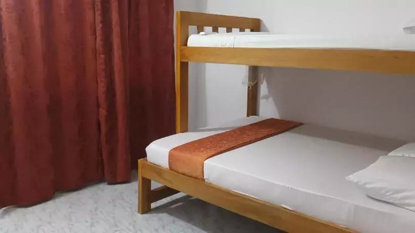 ペンション Hostal Girasoles Tolu