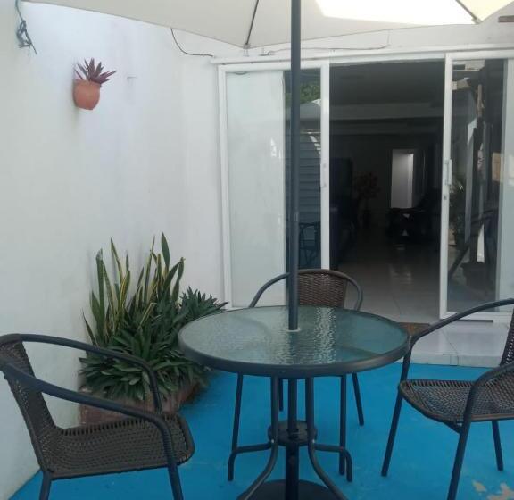 펜션 Hostal Girasoles Tolu