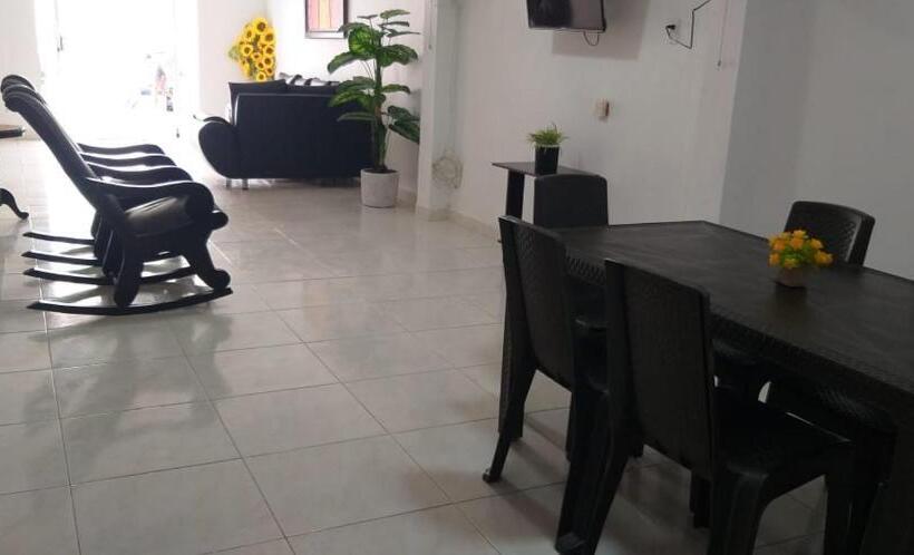 펜션 Hostal Girasoles Tolu