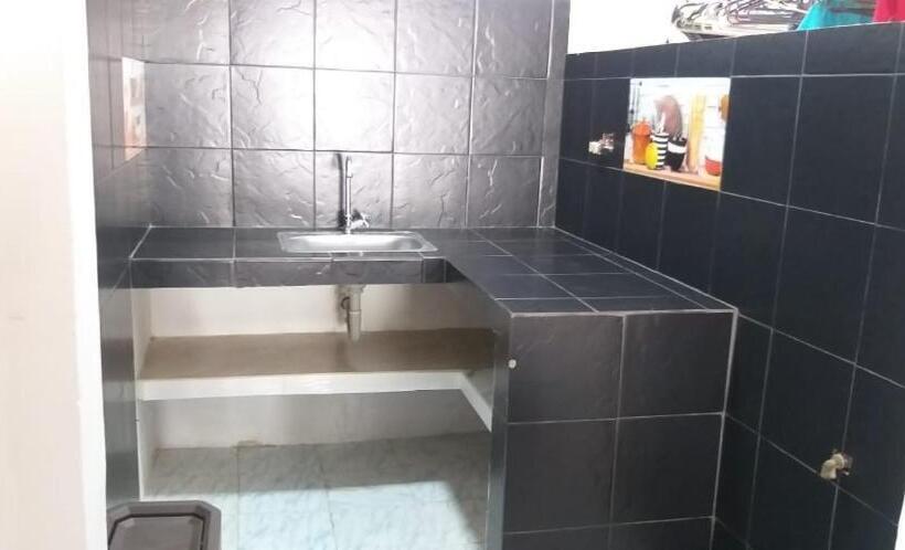 펜션 Hostal Girasoles Tolu