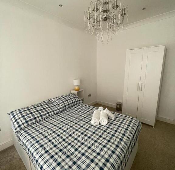 펜션 Kingston House