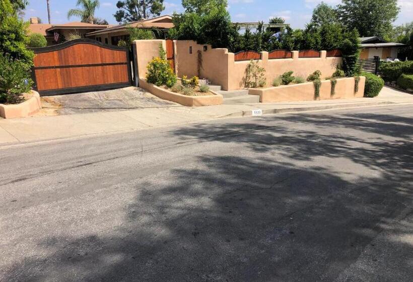 פנסיון Mason House