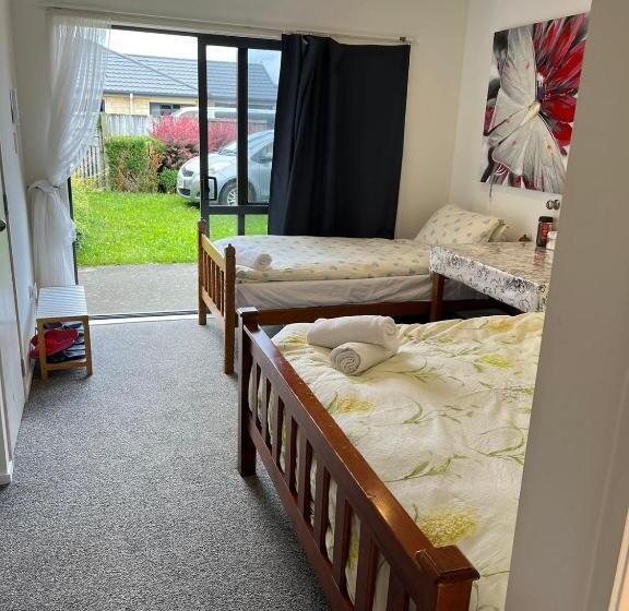 펜션 Sunny Self Checkin Studio With Private Entry& Ensuite&heat Pump