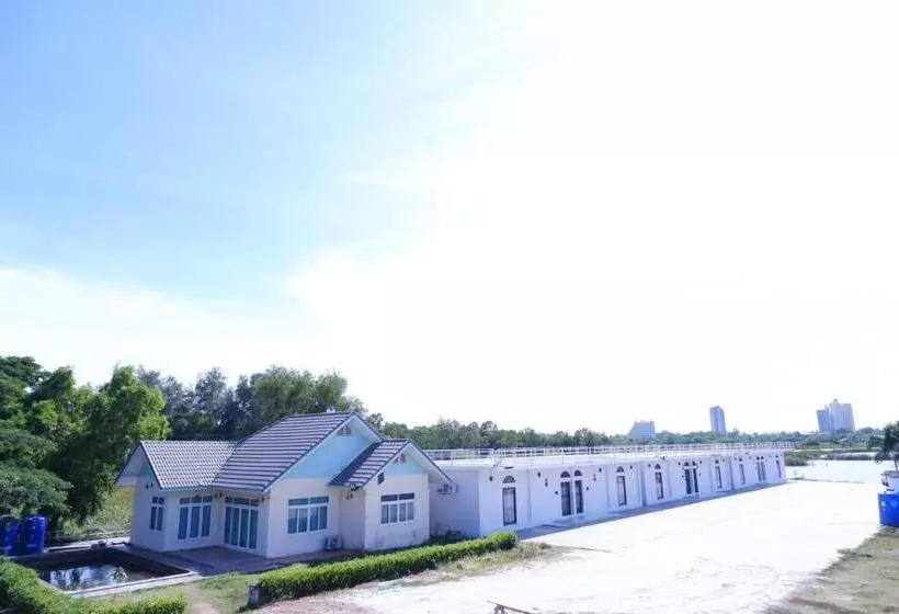 リゾートホテル Sunset Village Rayong