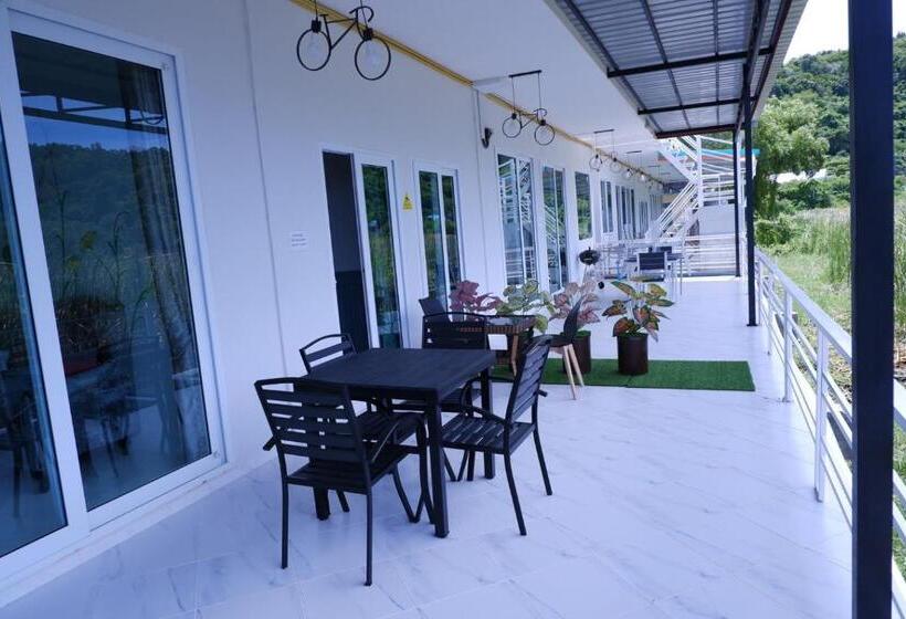 Resort Sunset Village Rayong