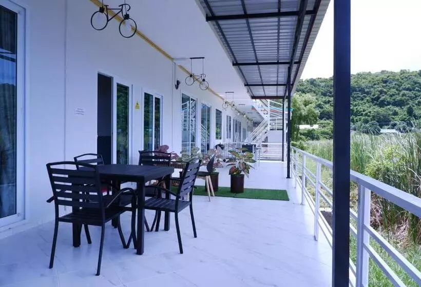 リゾートホテル Sunset Village Rayong